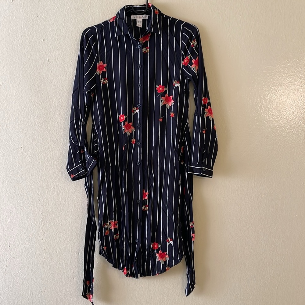 Women dress, size small, color black and red, good condition.